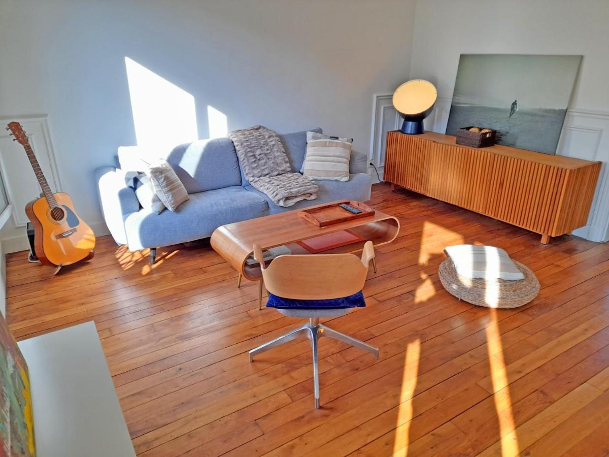 Tres Beau 2P Avec Vaste Sejour Ensoleille - A 50 M Du Metro Du Marche Et De La Mairie Apartment Clichy Bagian luar foto